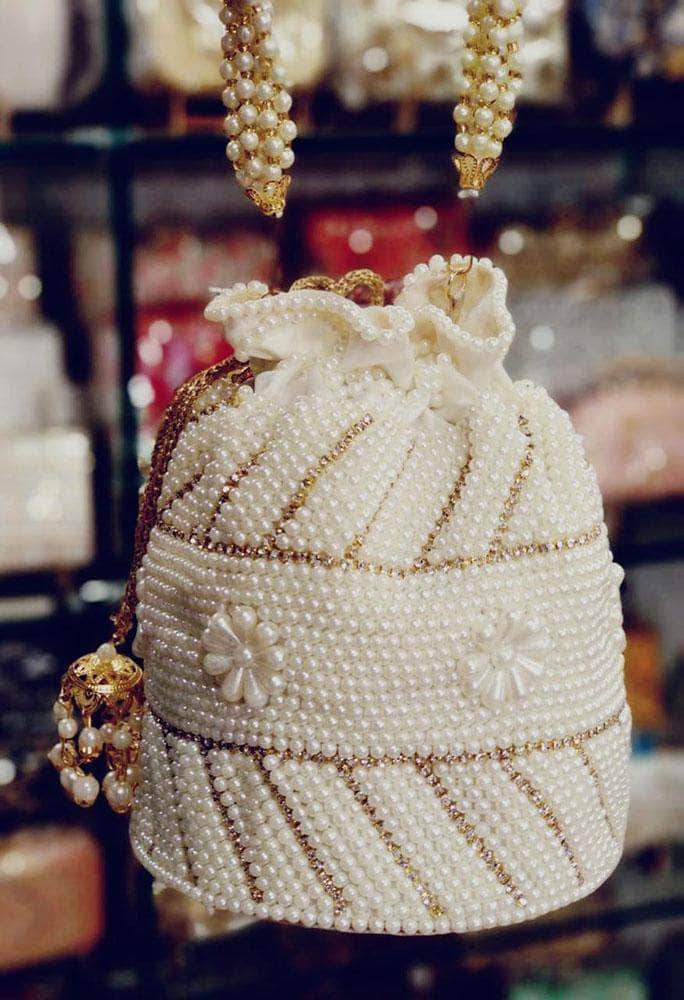 Lkblock Women's Clutch Bag Crystal Pearl Clutch Purse Luxury Handbag  Embroidery Evening Bag Wedding Bag for Bridal Shoulder Bag ZD1529 | Pearl  clutch bag, Bridal clutch, Wedding bag
